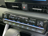 左右独立温度コントロールフルオートエアコンです。運転席、助手席それぞれで独立して温度設定ができます。冷え性の方が乗っても安心ですね♪