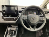 高いホールド性で運転姿勢が安定します。長距離ドライブでも疲れにくいのが魅力です。快適なドライビングライフをお送りください♪