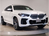 【50:50の重量配分】前後のタイヤにかかる車両重量を均等になる様に拘って設計。シャープで軽快なハンドリングを実現。ドライバーと車との一体感あるドライビングの歓びをご体感下さい!