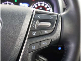運転中、オーディオの操作をしてて、ハッとしたことはありませんか?ステアリングスイッチは、運転中でもハンドルでオーディオの操作が可能です。