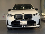BMW代表的な特徴のキドニーグリル。BMWのすべてのモデルに採用され、BMWらしさを強調しております。