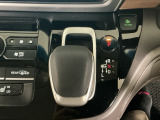 オートマチックシフトレバーは、手になじみ操作しやすい形状で安全運転にもつながります♪