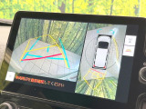 【パノラミックビューモニター】専用のカメラにより、上から見下ろしたような視点で360度クルマの周囲を確認することができます☆死角部分も確認しやすく、狭い場所での切り返しや駐車もスムーズに行えます。