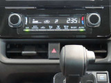 オートエアコンで快適な室内です。