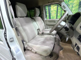 運転席シート廻りは使用感も少なく、良好な状態となっています。丁寧に使われていたことがよくわかりますね。