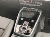 そのモデルの特性に合わせたトランスミッションを採用することにより、駆動力への伝達効率が高く、燃費性能にも大きく寄与しています。詳しくは0078-6002-900146中古車スタッフまで