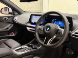 ☆センターパネルを運転席側に僅かに傾けたBMW独特のインパネ☆【駆け抜ける歓び】はここからもスタートしております☆