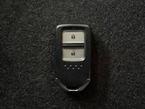 ★スマートキー★ キーを携帯しているだけでカギの開け閉めからエンジン始動までできるスマートキー!キーを取り出す必要がないので楽チンです