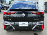 ご納車前には、BMWを熟知したメカニックによる100項目の点検・整備を行います。不具合箇所、交換時期に達している部品に関しましては、全て当社負担で交換してからのご納車となります。