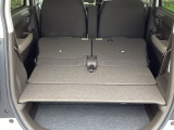 後席の操作がしやすく、荷物の量や大きさに合わせてスムーズにシートアレンジが行えます。