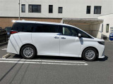 両側パワースライドドア付きだから、狭い駐車スペースなどでの 乗り降りラクラク!小さなお子さまのいるご家庭には嬉しい装備。