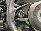 ステアリングにオーディオ操作スイッチが付いています。オーディオ画面に直接タッチしなくても操作が出来ますので、運転に集中できます。