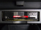 コンソール内一体型のビルトインETC装備!見た目の部分も良いですが、ETCカードの盗難防止になる設置箇所です!料金所の渋滞回避!時間帯・日によって料金の軽減を受けられます!ストレス知らずのドライブ!