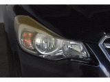 スバル独特なヘッドライトです