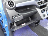 当社は購入後のアフターケアを大切にしております。納車後、1ヶ月無料点検、半年ごとにあんしん点検、12ヶ月法定点検の誘致をします。また車検までの点検をセットにした『ワンダフルパスポート』を販売中です。