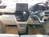 操作しやすい運転席廻り!操作パネルも使いやすい!!ドライブが楽しくなります!