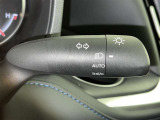 【オートライト】車外の明るさに応じて自動的にライトの点灯・消灯をしてくれます
