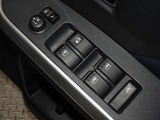 電動格納式ドアミラー・パワーウインドウを装備しています。