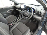 シンプルで使いやすいデザインの運転席です。