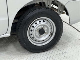 タイヤサイズは145/80R12(80/78N LT)!残り溝は5ミリ程度です!