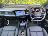 Audiのインテリアはエクステリア同様、優れたデザイン性とクオリティ、そして機能性を兼ね備えております。