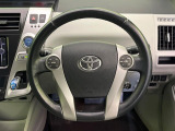インテリアに合わせたデザインのステアリングは、運転される方のことも考え、運転しやすい形状、大きさです。是非一度、実際に触ってお確かめください。