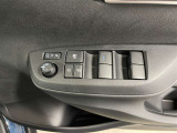 パワーウィンドウスイッチで運転席から全席の窓の開閉ができます♪
