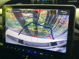 【バックカメラ】駐車時に後方がリアルタイム映像で確認できます。大型商業施設や立体駐車場での駐車時や、夜間のバック時に大活躍!運転スキルに関わらず、今や必須となった装備のひとつです!