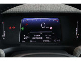 メータは先進的なデジタルメーターを採用!ゆっくりと数字が動くのでとても見やすく表示されます!平均燃費なども表示、エコな運転の手助けをしてくれます!