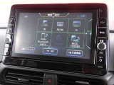 ナビゲーション+AV 2画面表示(デュアルウィンドウ)、TV、FM/AM、Bluetooth Audio、SDカード、DVD再生、 CD録音/再生、ハンズフリーフォン、スマホ、Nissan Connectサービス対応の高性能9インチ大型ナビです。