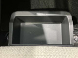 助手席下にも収納スペースあります☆コンパクトなのにたくさん収納があって助かります☆車検証を入れてる方も多い収納スペースです☆