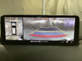 狭い場所での駐車やすれ違いなどでより的確な運転操作に役立つ360&deg;ビューモニターが装備されています。