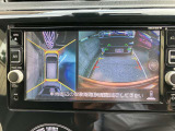 【バックモニター】車庫入れなど目視と合わせモニターで確認できて安心です。