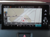 【ホンダコネクト対応ナビ】快適な操作性で、使える機能が満載!自動地図更新機能や24時間365日緊急サポート、スマートフォンを使ったドアロック解除・エンジン始動などといった便利な機能が搭載されています。