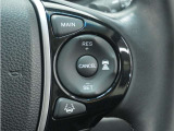 ◆アダプティブクルーズコントロール◆予め設定した車速内でクルマが自動的に加減速。前走車との適切な車間距離を維持しながら追従走行します。【LKAS】車線維持支援システムでステアリング操作を支援。