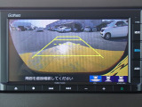 ◆【リアカメラ】が装着されています。リバースに入れるだけで映ります。後方の安全確認や、狭い駐車場での車庫入れ、雨の日や夜間など視界の悪い時に便利です。安全にバックする為には欠かせない装備です。