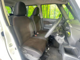 運転席シート廻りは使用感も少なく、良好な状態となっています。丁寧に使われていたことがよくわかりますね。