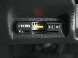 ◆ETC2.0装着◆進化したドライブ体験。料金収受システムだけだったETCが生まれ変わって、高速道路を賢く使うETC2.0に進化しました。多彩な情報サービスが便利で快適なドライブ体験を提供します。