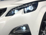 ●LEDヘッドライト:夜間走行時も良好な視界を確保し安心して運転できる高輝度LEDヘッドライトを装備!点灯速度が早く、消費電力も抑えられています。