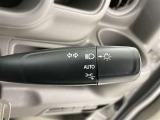 【オートライト】車外の明るさに応じて自動的にライトの点灯・消灯をしてくれます