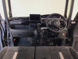 【前方視界】開放的な前方視界!運転がしやすく疲れにくいです♪窓が大きく、見通しがとっても良いおクルマですよ♪