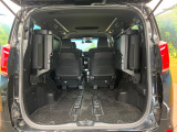 後席を格納すると、これだけの広さが!シーンに合わせたシートアレンジで、大きな荷物も積むことが出来ます♪