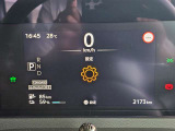 メーター内で様々な車の設定やデータの確認もできちゃいます!