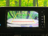 【バックカメラ】駐車時に後方がリアルタイム映像で確認できます。大型商業施設や立体駐車場での駐車時や、夜間のバック時に大活躍!運転スキルに関わらず、今や必須となった装備のひとつです!