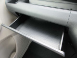 様々な箇所に収納に便利なBOXが付いて便利です