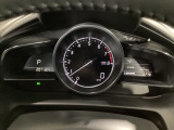 安全運転と情報操作を両立する運転席まわり。さまざまな情報を扱いながら正しい姿勢で安全に運転できることを追求したコックピット!