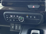 【 オートエアコン 】車内温度を感知して自動で温度調整をしてくれるのでいつでも快適な車内空間を創り上げます!//