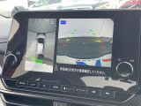 【アラウンドビューモニター】専用のカメラにより、上から見下ろしたような視点で360度クルマの周囲を確認することができます☆死角部分も確認しやすく、狭い場所での切り返しや駐車もスムーズに行えます。