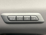 【メモリー機能付きパワーシート】ドライバーごとに設定したシート位置を記憶して、ボタン一つで切り替えできる便利な機能!運転する方が複数名いらっしゃるご家庭におすすめです♪
