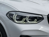 また、BMW正規認定中古車は、エマージェンシーサービスが自動付帯。24時間365日、皆様のカーライフをサポート致します。確かな安心のうえで、「駆けぬける歓び」をご堪能ください。